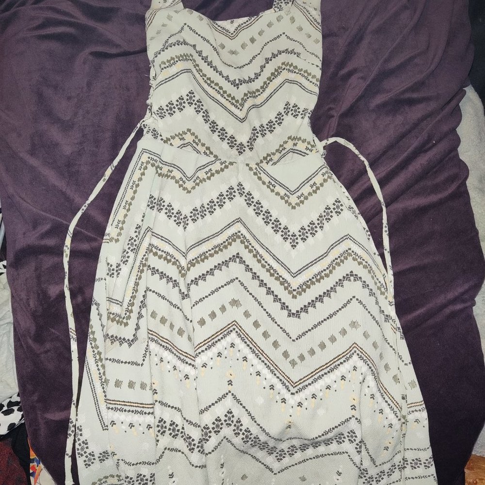 Dresses - Picture 10 of 15